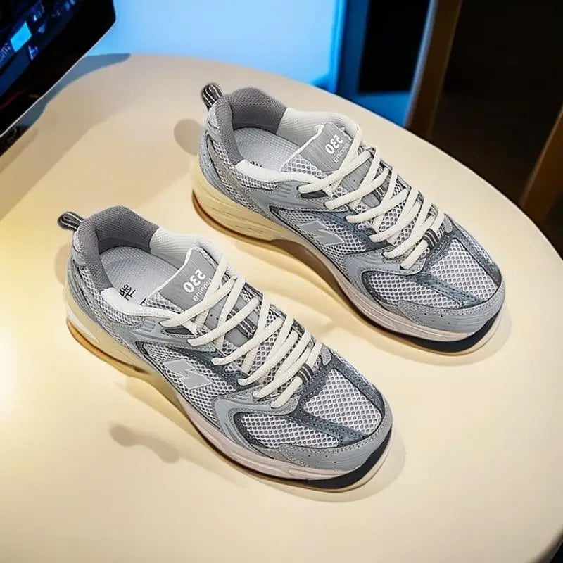 Versatile and Popular Casual Sports Shoes, Fashionable and Comfortable Soft Soled Running Shoes